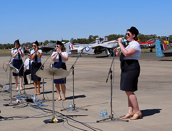 1940s Singing Group - Wartime Bands - Singing Group