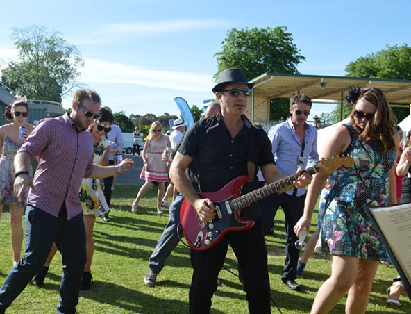 Frank And Aimee Music Duo Melbourne - Acoustic Wedding Singers Entertainers