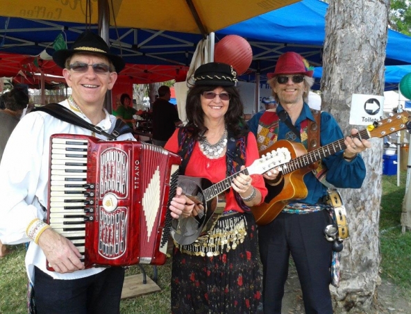 Continental Party Band Brisbane - Roving Bands Musicians Singers